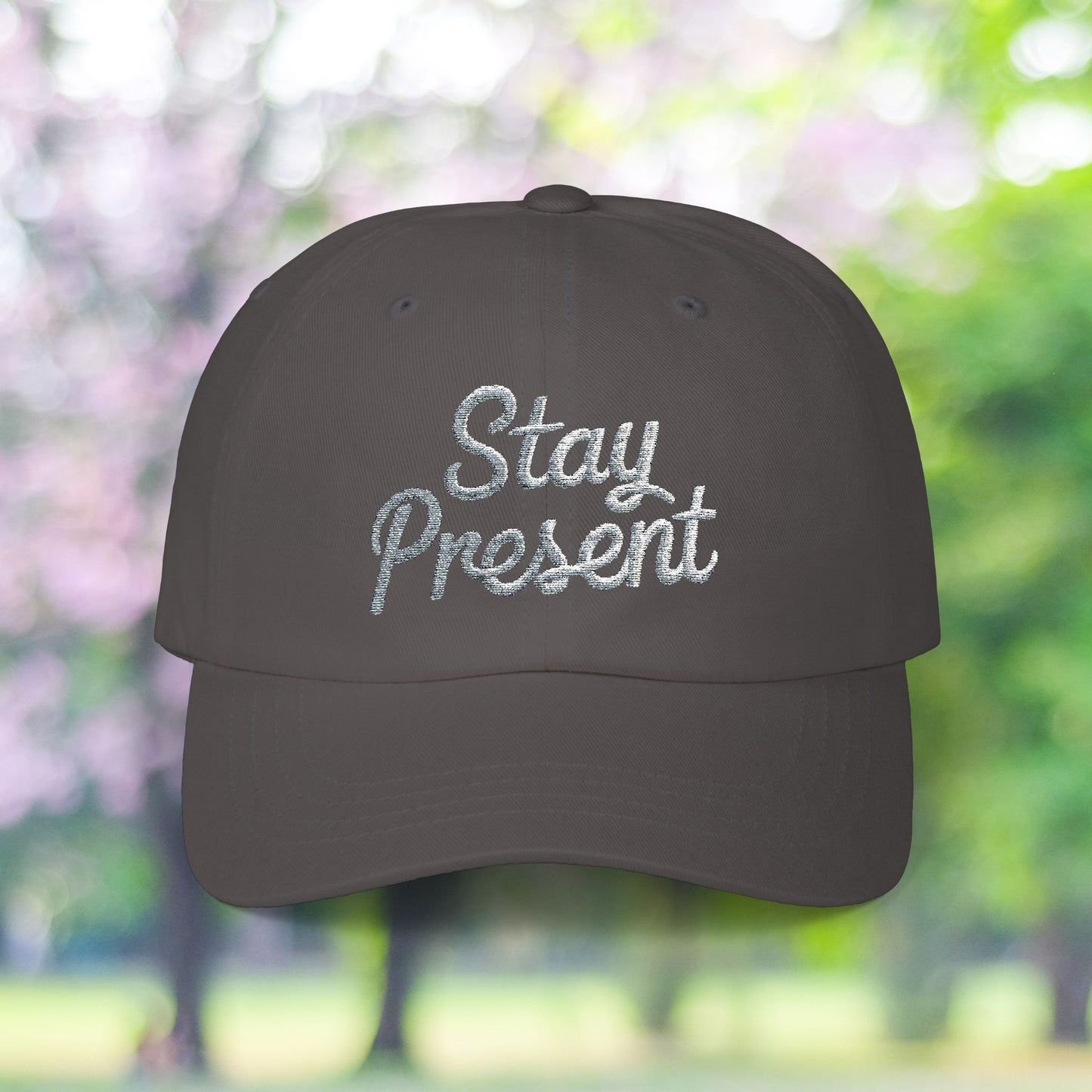 Stay Present baseball hat with a vintage style.